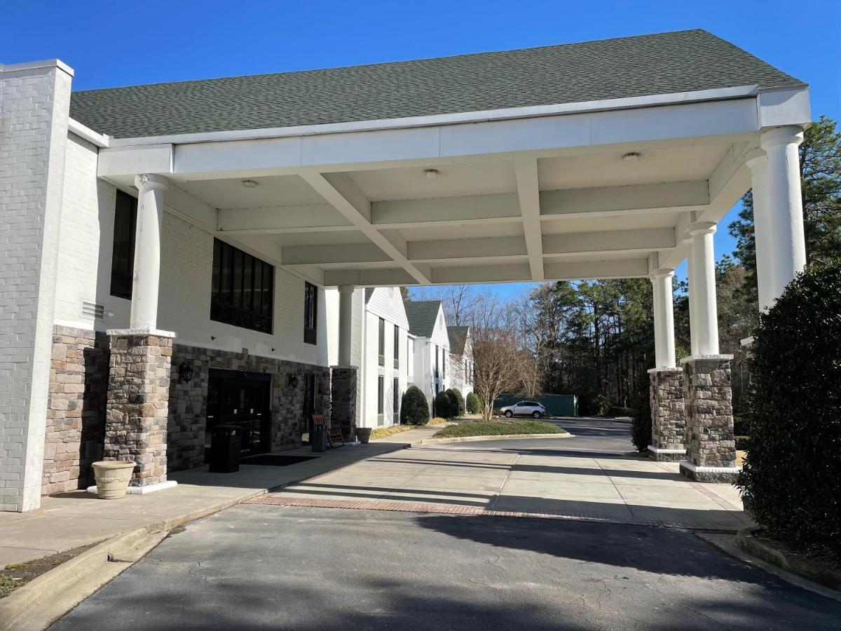 Comfort Inn Pinehurst - Southern Pines Bagian luar foto