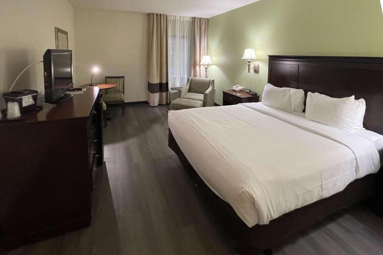 Comfort Inn Pinehurst - Southern Pines Bagian luar foto
